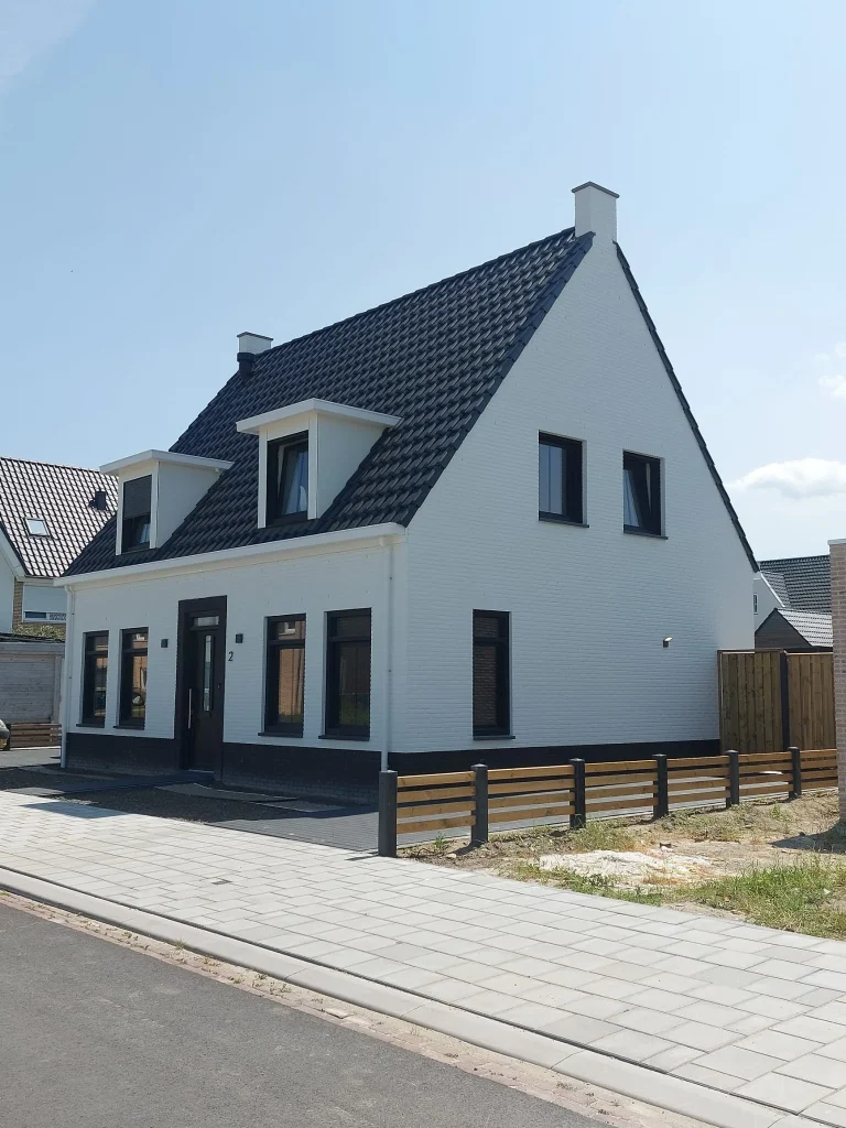 Nieuwbouw van een woning in Kruiningen met voegwerk