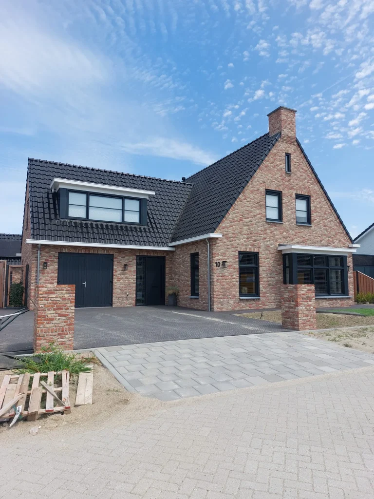 Woning met dampalen in Kruiningen door metselaar Zeeland